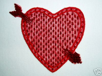 k9293 Red Heart Beaded Applique 3.25"
