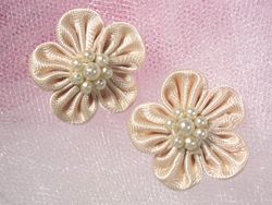 L14 Set of 2 Beige Flower Applique-beige,embellishment,sewing,clothing,beaded,bead,applique,motif