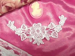 L23 Ivory Venice Lace Yoke Collar Applique 5"