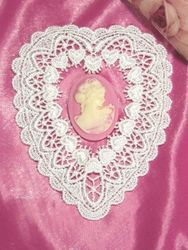 L6 White Venice Victorian Lace Heart Applique