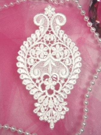 L7E  White Venise Lace Applique 5.25"