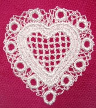 L7H  White Venise Lace Heart Applique 1.75"
