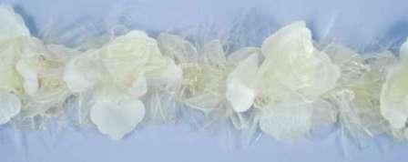 E5665 Ivory  Floral Stretchy Sewing Trim