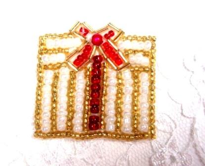 LC534  Christamas Gift  Beaded Applique 1.75"-applique,sequin,beaded,christmas,gift.present