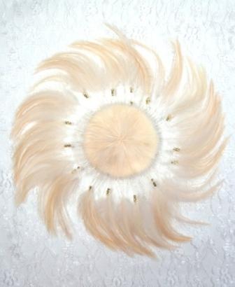 MR004   Beige Circle Feather Applique 8"