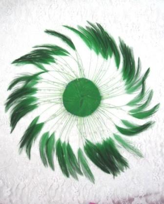 MR004 Green Circle Feather Applique 8"