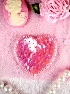 MS45 Pink Crystal AB Heart Beaded Sequin Applique 1.5"