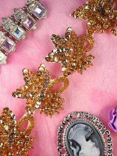 T8634S Gold Flower Dangle Beaded Sequin Trim