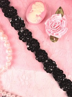 T8884 Black Flower Beaded Sequin Trim 5/8"