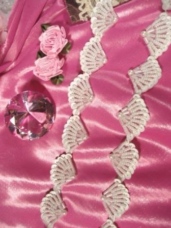 T9999 White Pearl Victorian Fan Sequin Beaded Trim