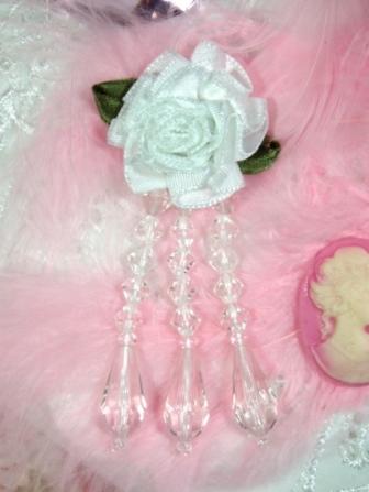 VD1 White Floral Dangle Beaded Applique 2.75"