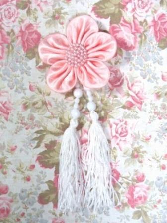 VD6  Peach Floral Dangle Beaded Tassel Applique 6"