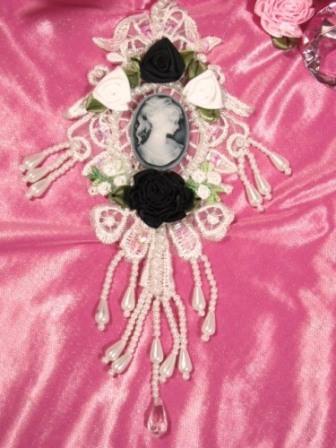 VG32  White Black Venise Lace Cameo Applique 7.5"-white,embellishment,black,victorian,cameo,applique,venise,lace,venice