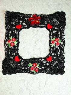 VG48  Black Red Venise Lace Picture Frame Applique 4"