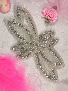 XR57 Crystal Clear Silver Beaded Rhinestone Applique 6"
