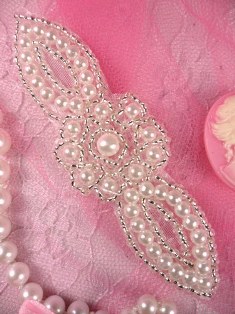 XR84 Pearl Floral Beaded Applique 3.75"